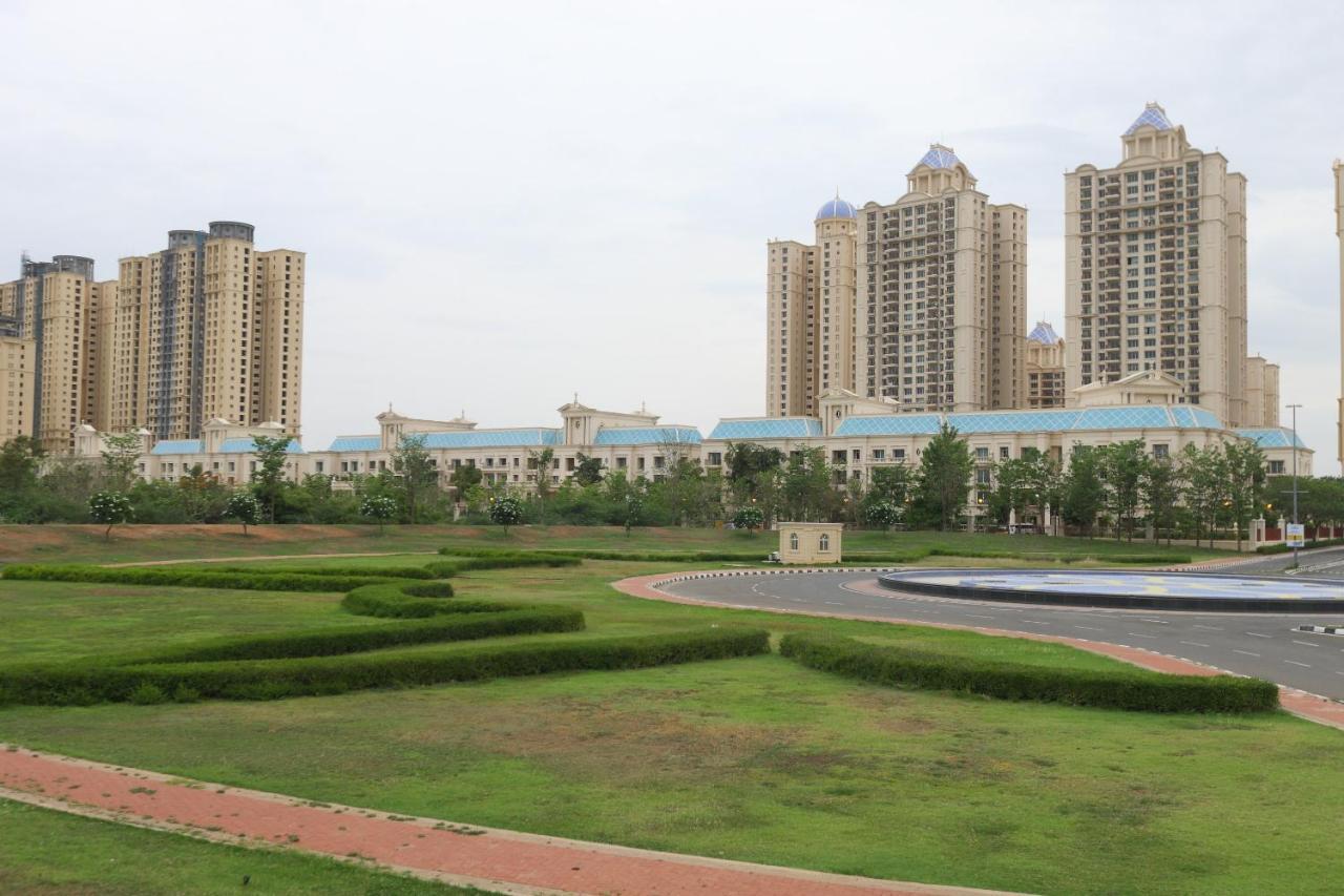 Hotel Oyo 6954 The Lawns Oragadam Extérieur photo